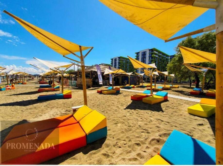 Alezzy Beach Apartament Prima Linie La Mare Năvodari Dış mekan fotoğraf